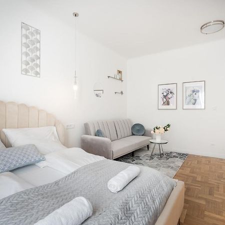D71 - Central Cozy Suite, Best Location By Bqa Budapest Kültér fotó