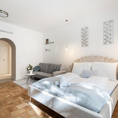 D71 - Central Cozy Suite, Best Location By Bqa Budapest Kültér fotó